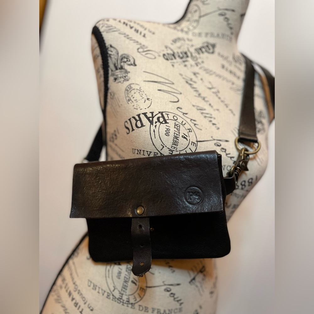 LEATHER WAIST BAG - Black